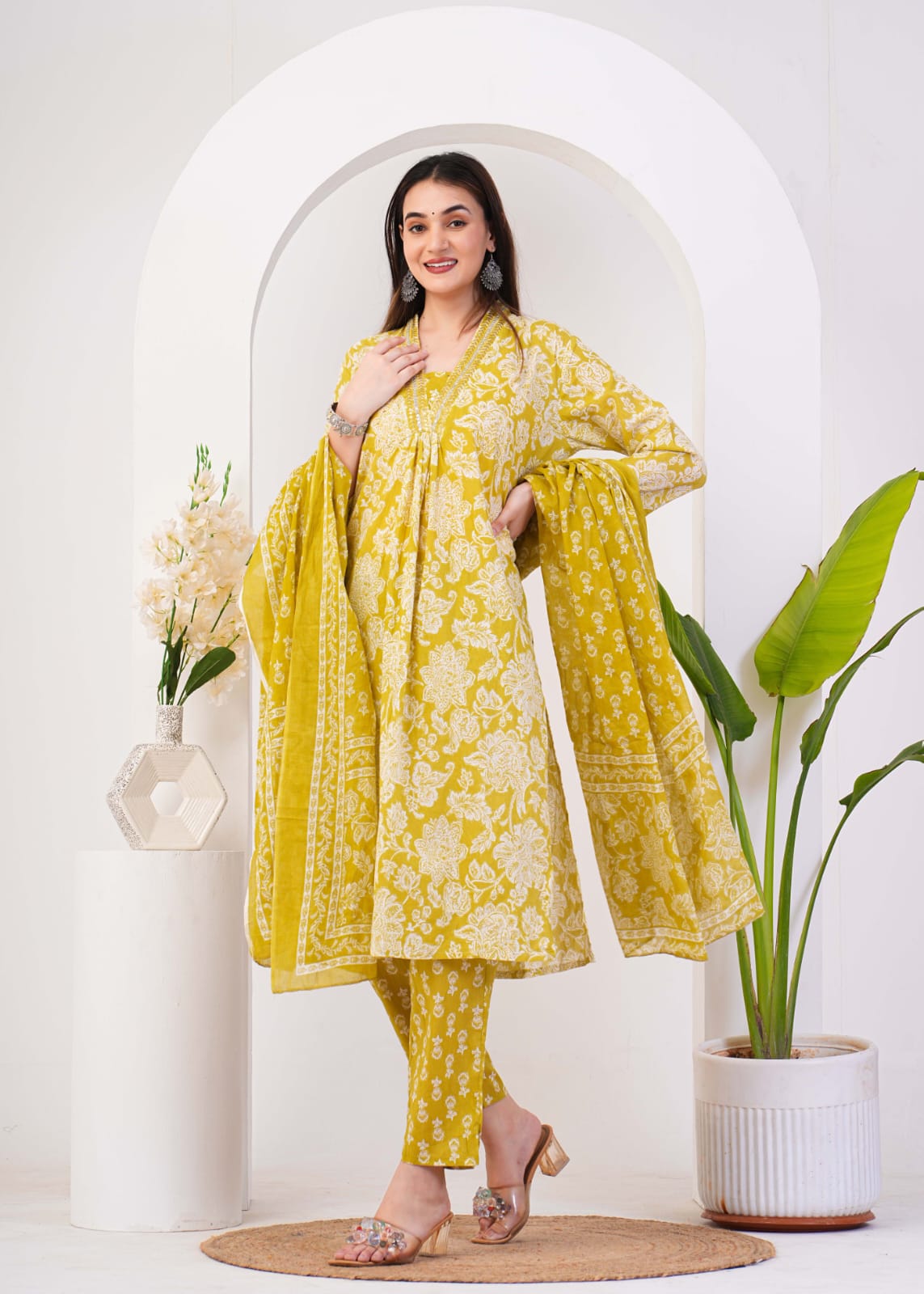 Printed suit set (Kurta Pant & dupatta)